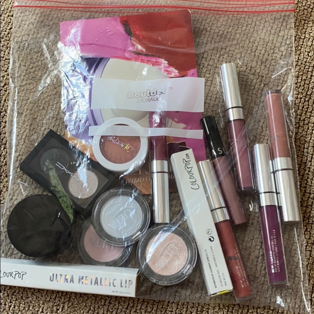 Make up bundle